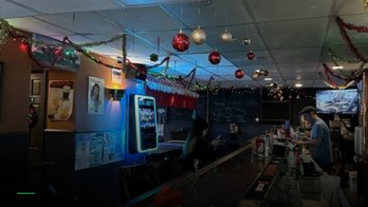 Tracks Lounge - Sports Bars in Omaha