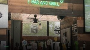 Watch Premier League at Turtle's Bar & Grill in Chicago