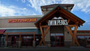 Watch MLB at Twin Peaks in Kansas City