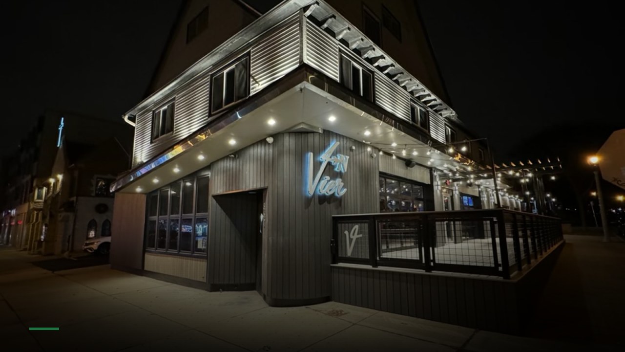 Vier North - Sports Bars in Milwaukee