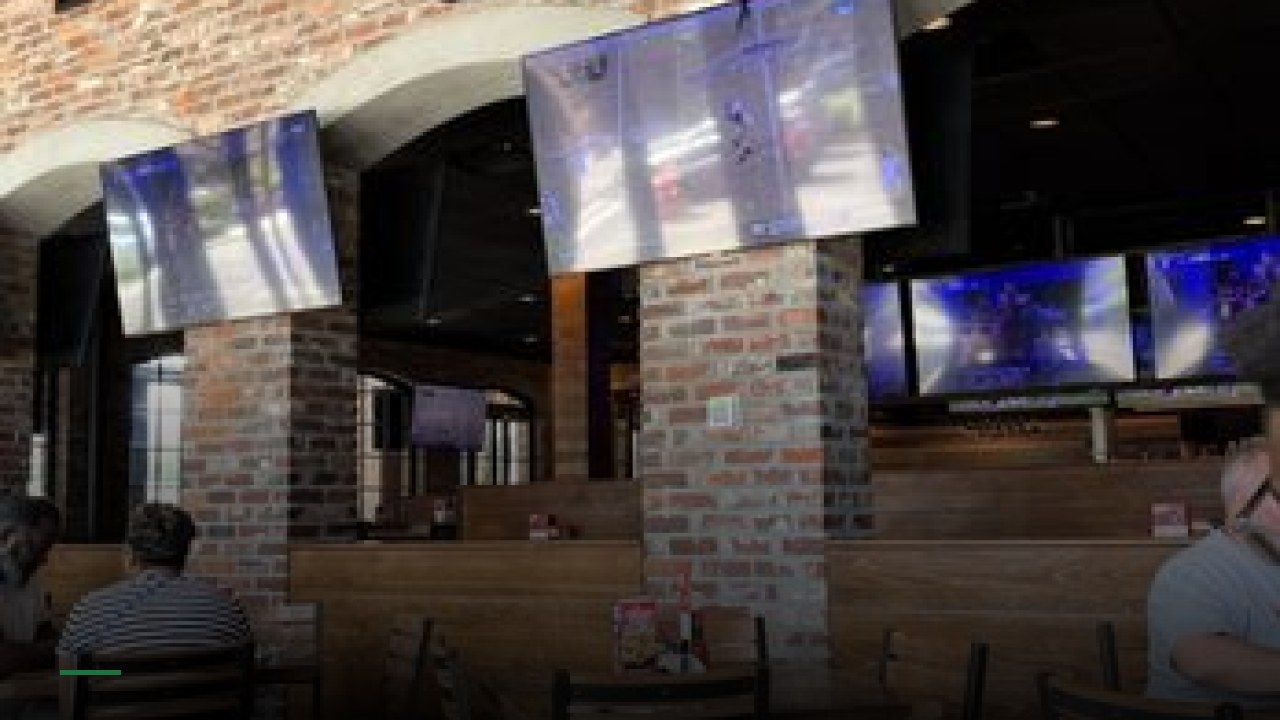 Walk-On's Sports Bistreaux - New Orleans - Sports Bars in New Orleans