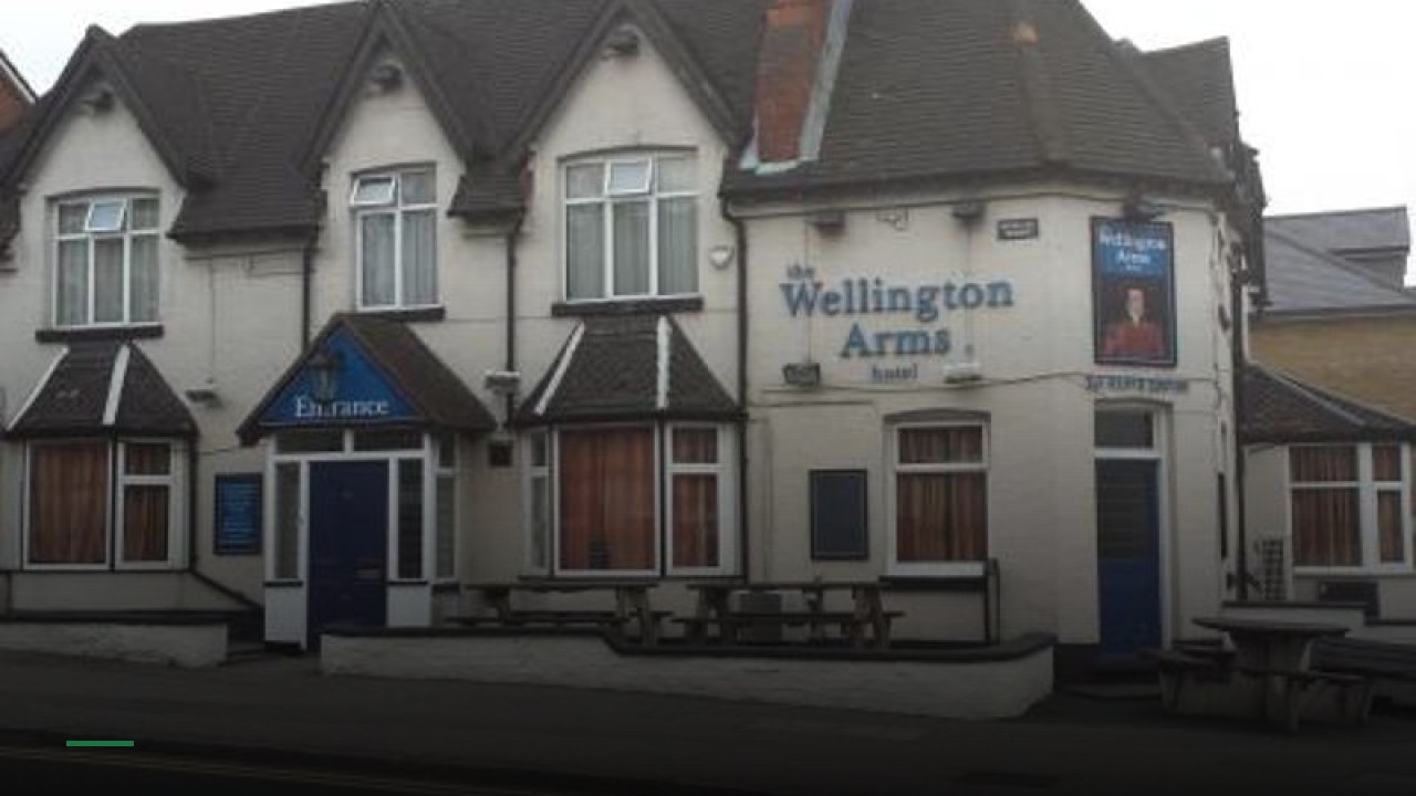 Wellington Arms - Sports Bars in Watford