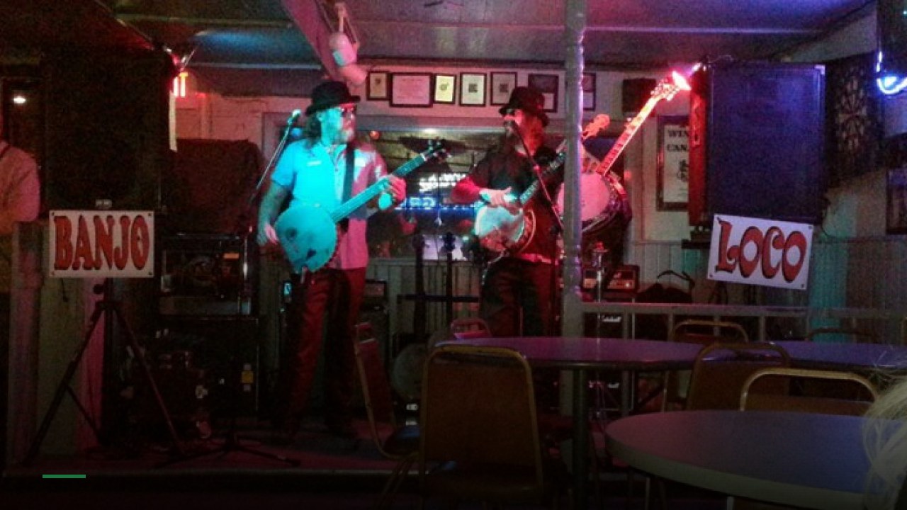 White House Bar & Grill - Sports Bars in Omaha