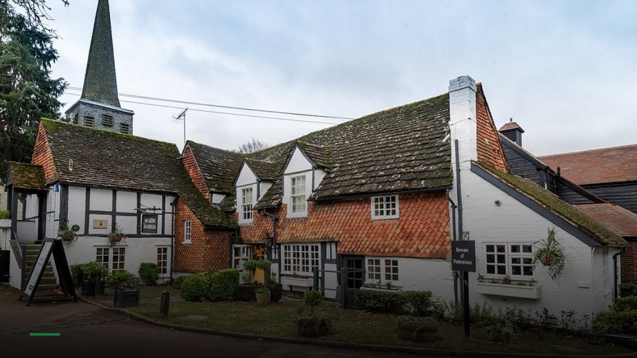 Ye Olde Six Bells - Sports Bars in Crawley